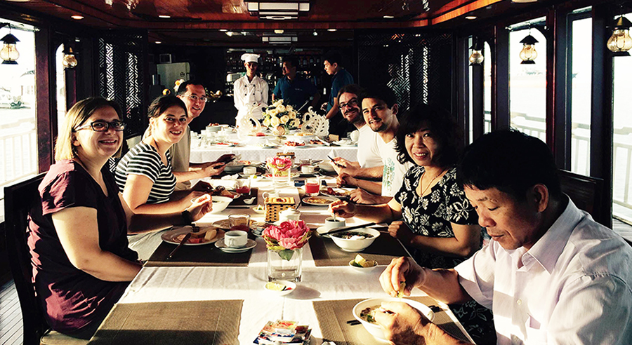 Swan Scruise
